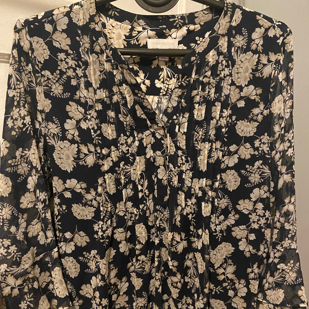 Women’s Floral Top Size M
